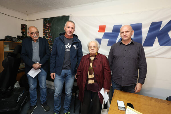 Ankica Pavoković i Stjepan Tepeš najstariji su vozači prijavljeni na natječaj Matice umirovljeničkih udruga VPŽ i HAK-a Virovitica 28 hak vozaci 155