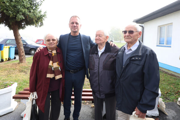 Ankica Pavoković i Stjepan Tepeš najstariji su vozači prijavljeni na natječaj Matice umirovljeničkih udruga VPŽ i HAK-a Virovitica 37 hak vozaci 221