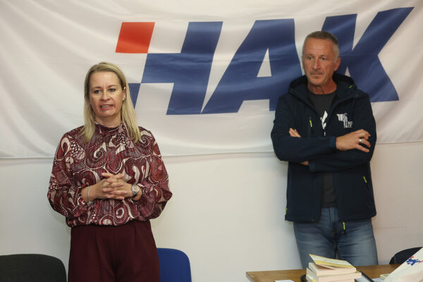 Ankica Pavoković i Stjepan Tepeš najstariji su vozači prijavljeni na natječaj Matice umirovljeničkih udruga VPŽ i HAK-a Virovitica 21 hak vozaci 99