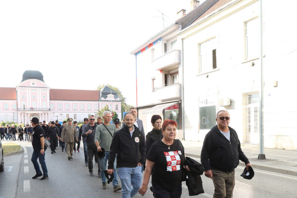 FOTO Pogledajte prizore svečanog mimohoda u povodu 35. obljetnice ustroja 127. brigade HV-a 35 mimohod 127 174