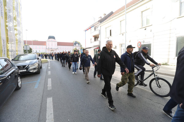 FOTO Pogledajte prizore svečanog mimohoda u povodu 35. obljetnice ustroja 127. brigade HV-a 42 mimohod 127 193