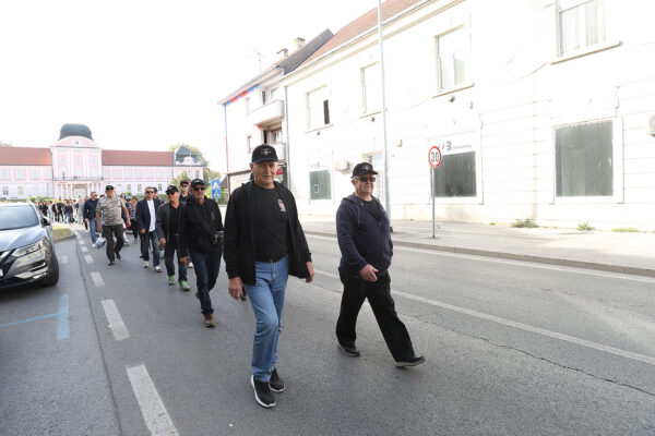 FOTO Pogledajte prizore svečanog mimohoda u povodu 35. obljetnice ustroja 127. brigade HV-a 54 mimohod 127 226