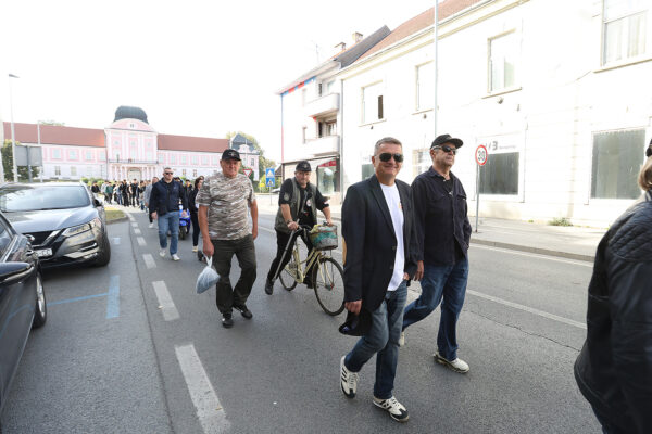 FOTO Pogledajte prizore svečanog mimohoda u povodu 35. obljetnice ustroja 127. brigade HV-a 56 mimohod 127 231