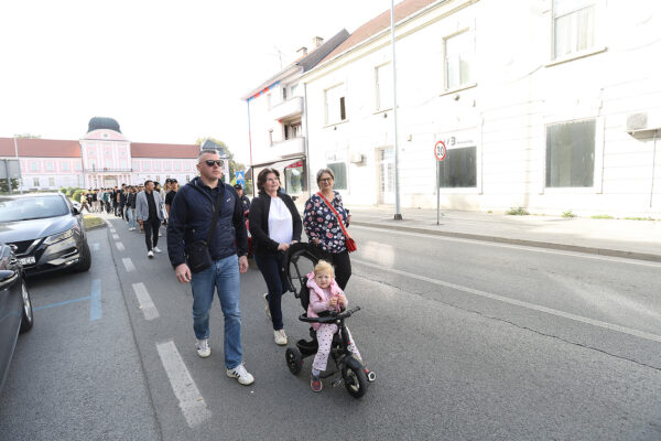 FOTO Pogledajte prizore svečanog mimohoda u povodu 35. obljetnice ustroja 127. brigade HV-a 57 mimohod 127 235
