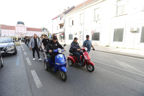 FOTO Pogledajte prizore svečanog mimohoda u povodu 35. obljetnice ustroja 127. brigade HV-a 58 mimohod 127 238