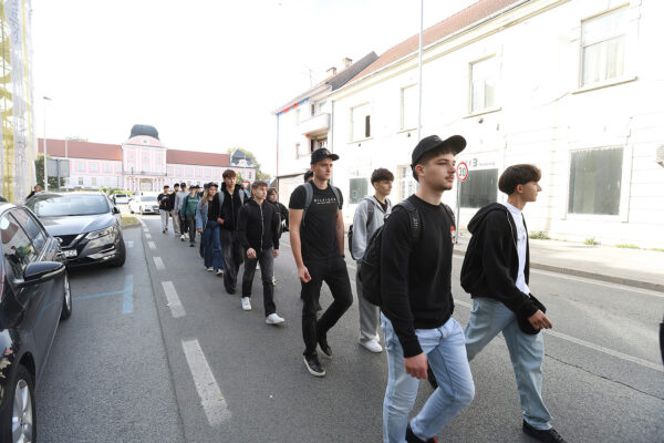 FOTO Pogledajte prizore svečanog mimohoda u povodu 35. obljetnice ustroja 127. brigade HV-a 63 mimohod 127 254