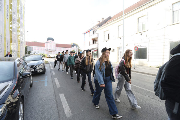 FOTO Pogledajte prizore svečanog mimohoda u povodu 35. obljetnice ustroja 127. brigade HV-a 64 mimohod 127 257