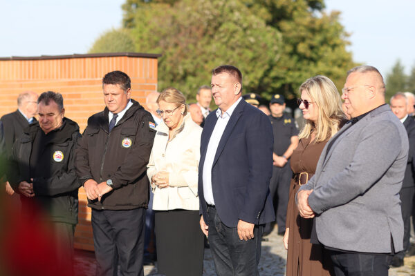 Fotogalerija: Virovitica obilježava 35. obljetnicu ustroja 127. brigade Hrvatske vojske 1 vijenci 127 11