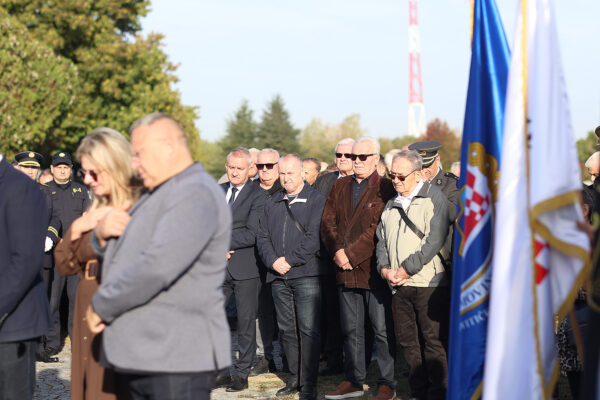 Fotogalerija: Virovitica obilježava 35. obljetnicu ustroja 127. brigade Hrvatske vojske 2 vijenci 127 13