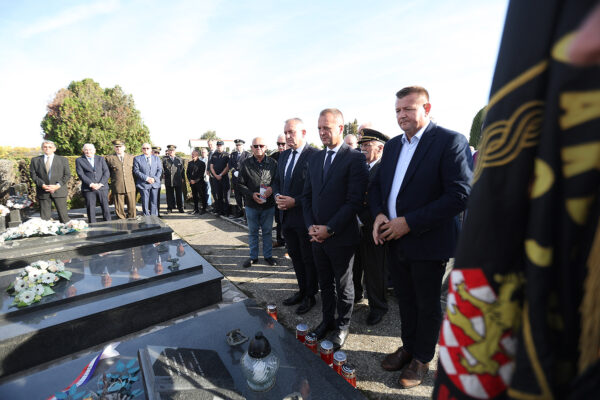 Fotogalerija: Virovitica obilježava 35. obljetnicu ustroja 127. brigade Hrvatske vojske 33 vijenci 127 194