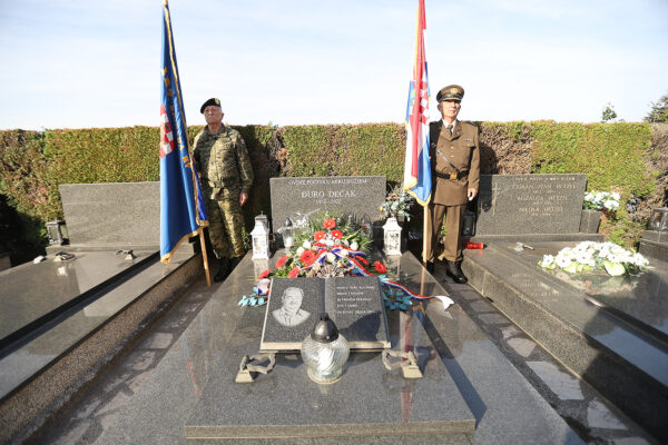 Fotogalerija: Virovitica obilježava 35. obljetnicu ustroja 127. brigade Hrvatske vojske 36 vijenci 127 211