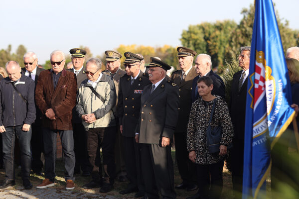 Fotogalerija: Virovitica obilježava 35. obljetnicu ustroja 127. brigade Hrvatske vojske 6 vijenci 127 22