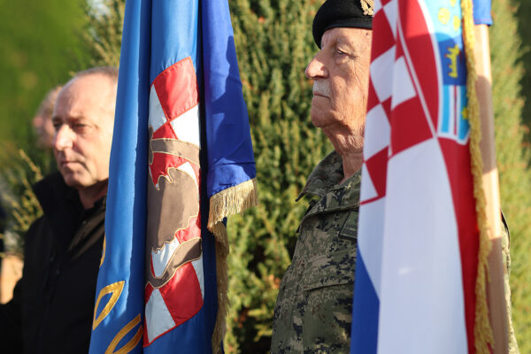 Fotogalerija: Virovitica obilježava 35. obljetnicu ustroja 127. brigade Hrvatske vojske 7 vijenci 127 26