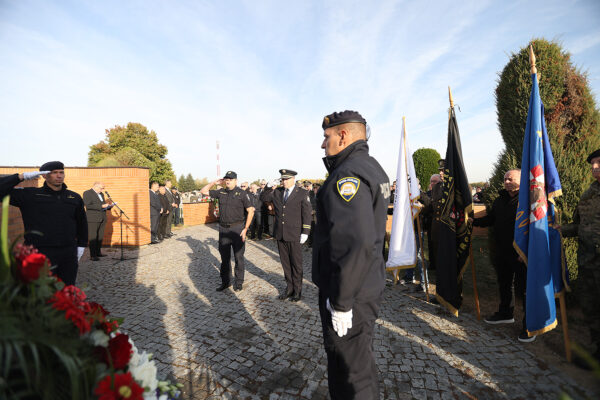 Fotogalerija: Virovitica obilježava 35. obljetnicu ustroja 127. brigade Hrvatske vojske 20 vijenci 127 91